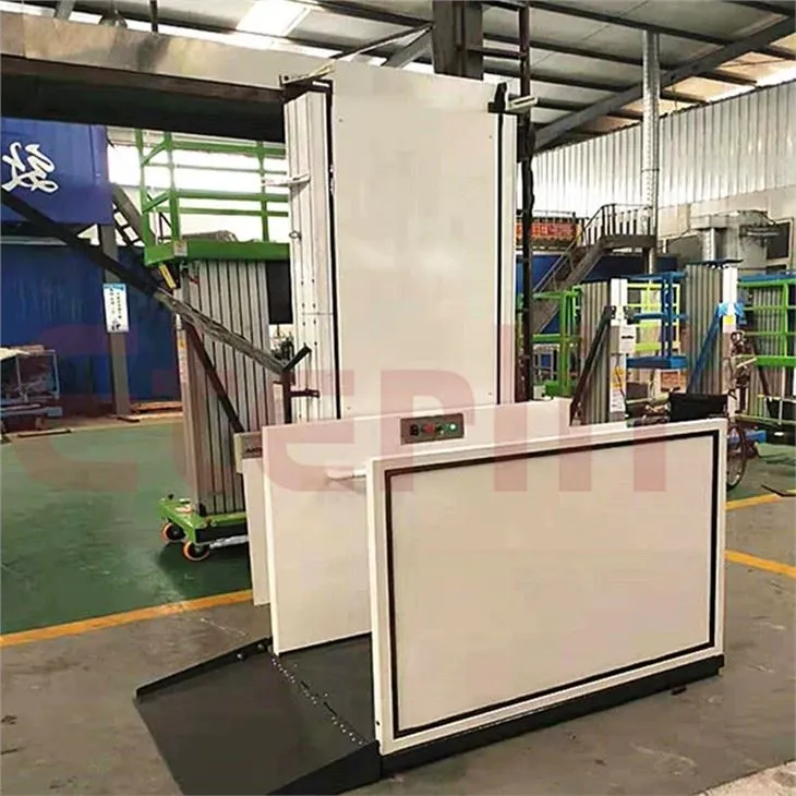 Home Ascensor per a cadires de rodes